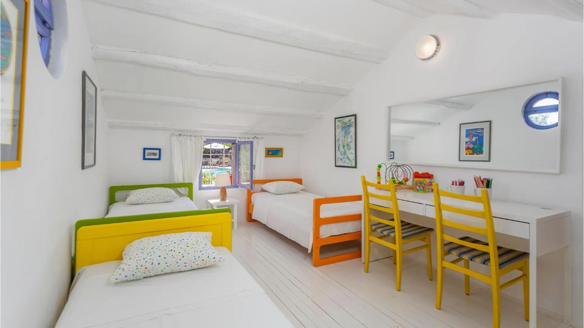 2 Bedroom Lovely Home In Punta Kriza Nerezine