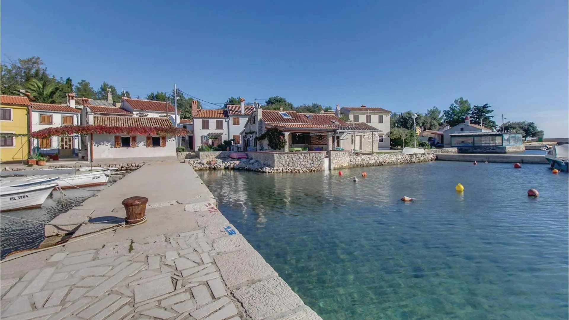 Holiday home 2 Bedroom Lovely Home In Punta Kriza Nerezine