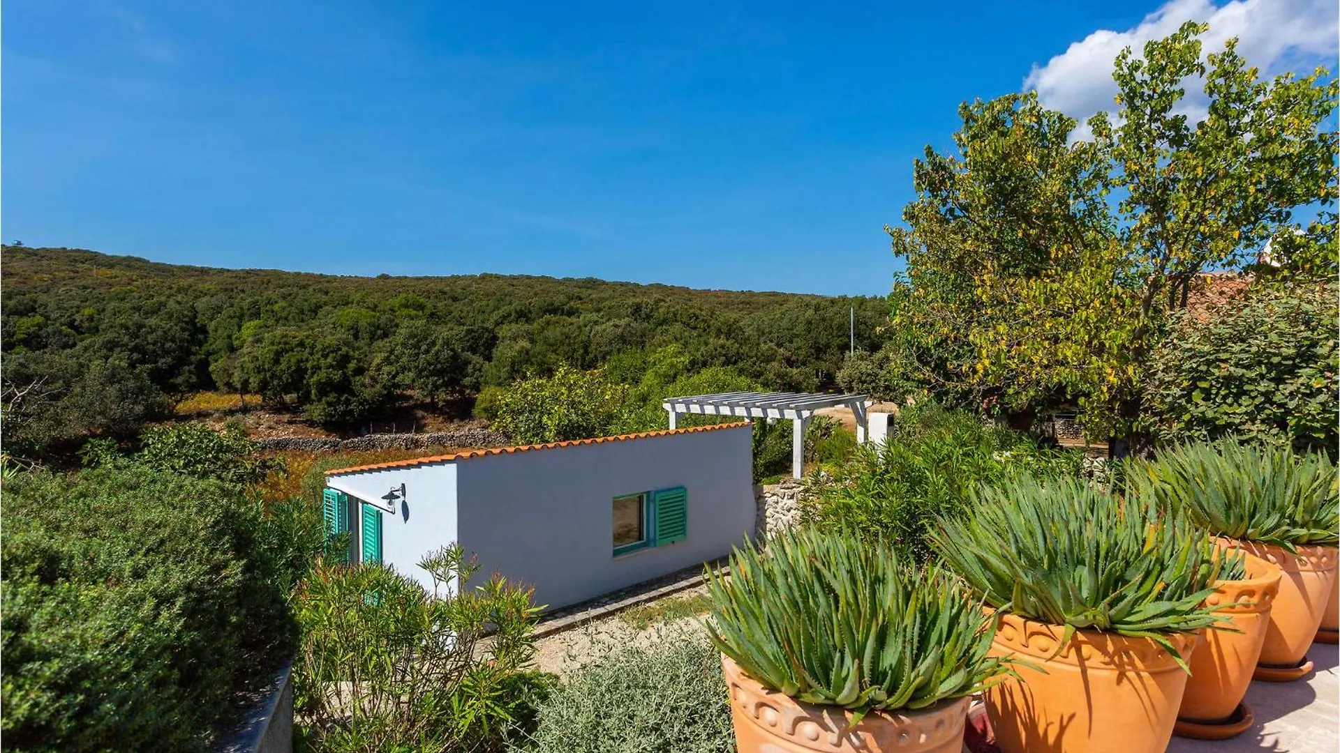 2 Bedroom Lovely Home In Punta Kriza Nerezine Holiday home