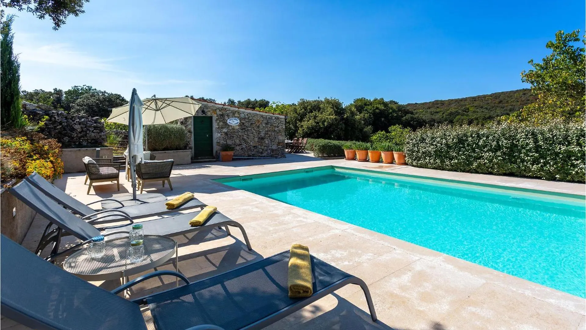 2 Bedroom Lovely Home In Punta Kriza Nerezine