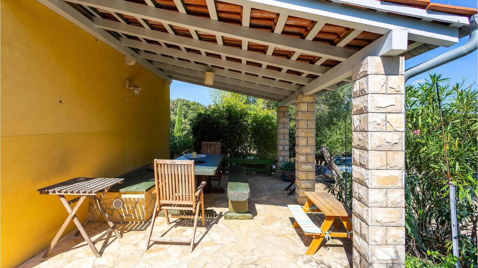 2 Bedroom Lovely Home In Punta Kriza Nerezine Holiday home