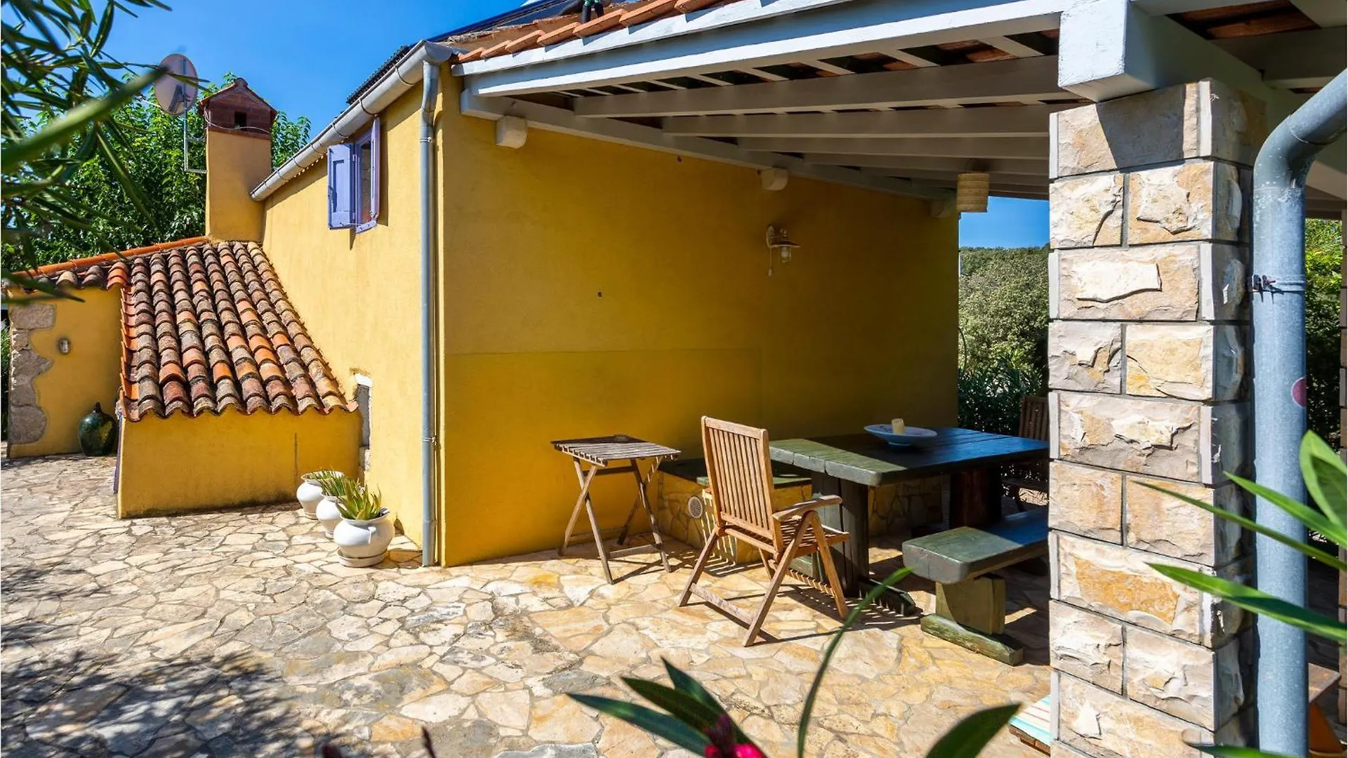 2 Bedroom Lovely Home In Punta Kriza Nerezine Croatia