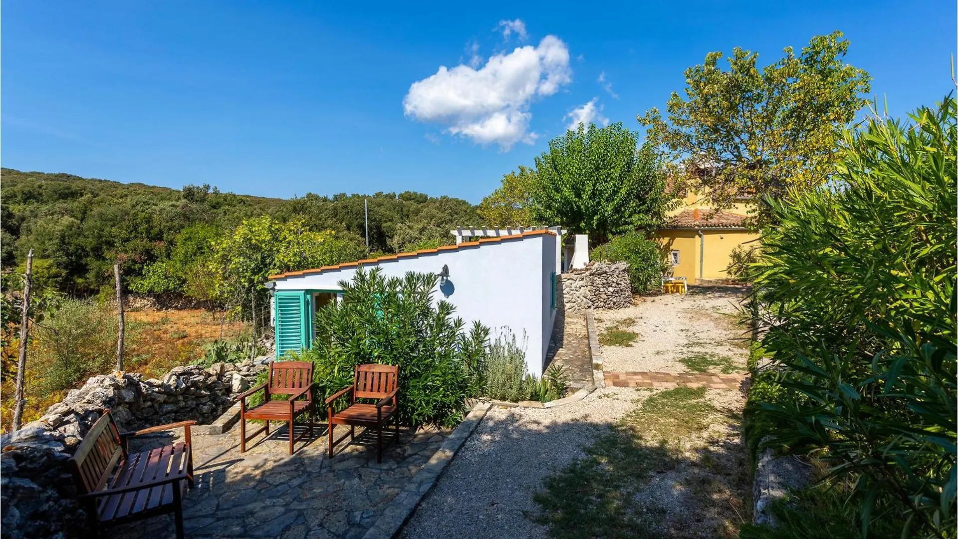 2 Bedroom Lovely Home In Punta Kriza Nerezine 0*,