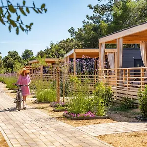 Mobile Homes Lopari Nerezine